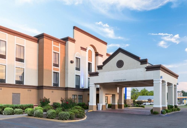Holiday Inn Express Hotel & Suites Grenada image 11